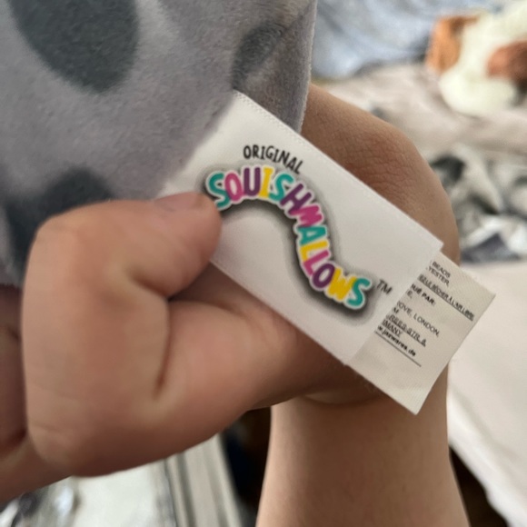 Mystery scented axoloti squishmallow - Picture 5 of 5